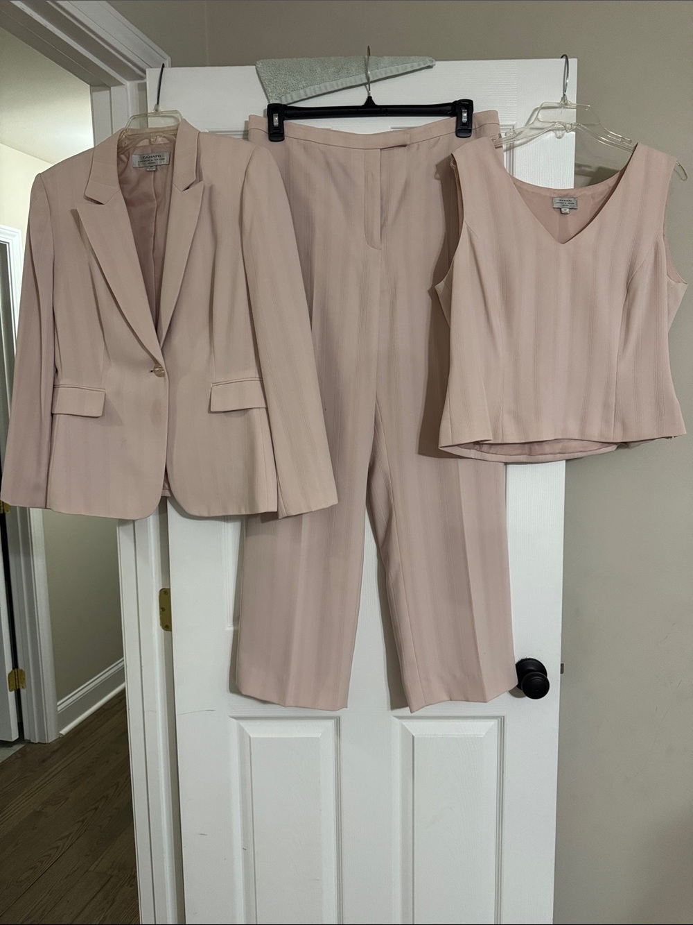 Tahiti Blush Pink Three-Piece Women's Suit Jacket, Pants & V-Neck Shell
